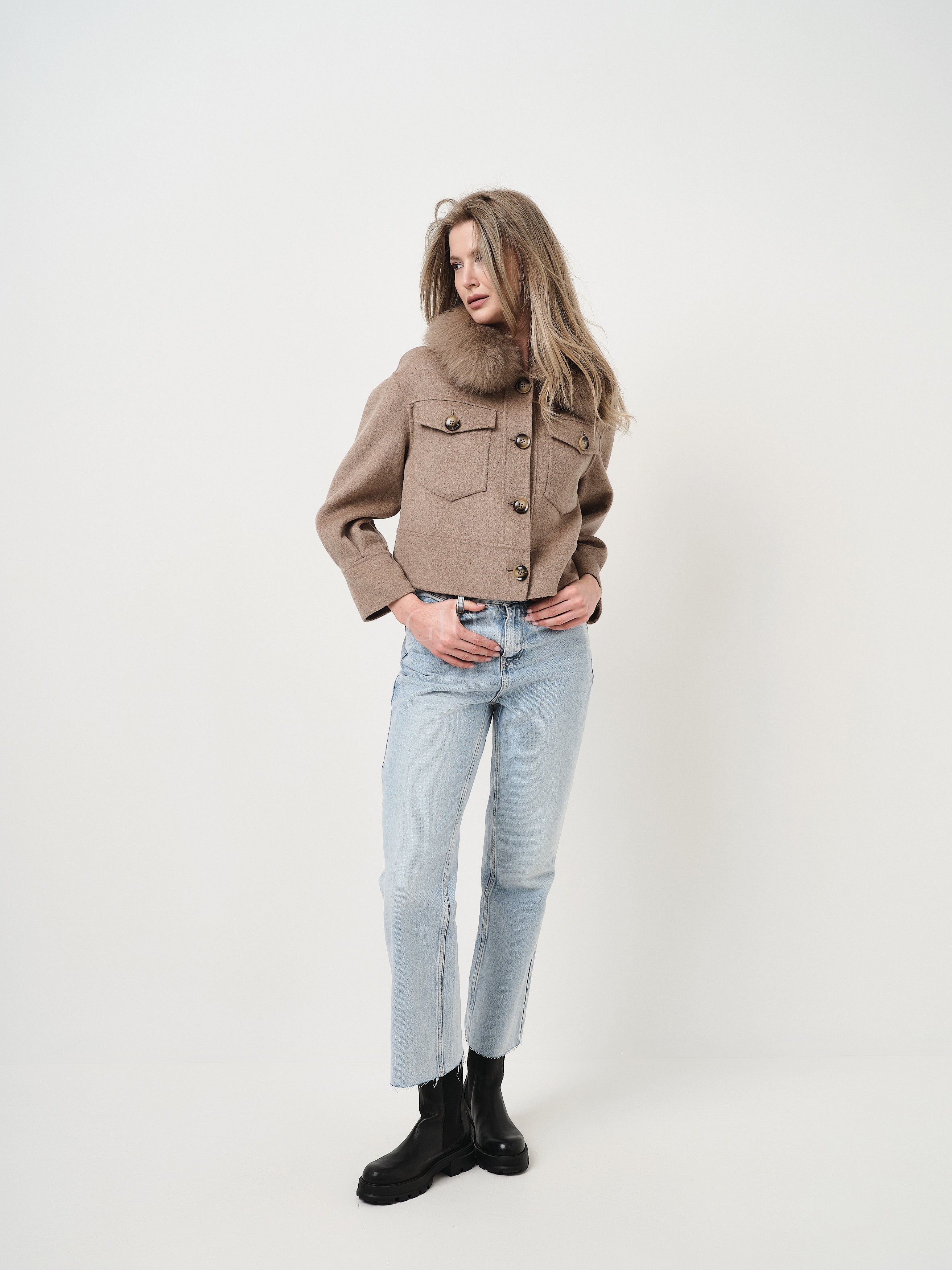 LOLA BEIGE