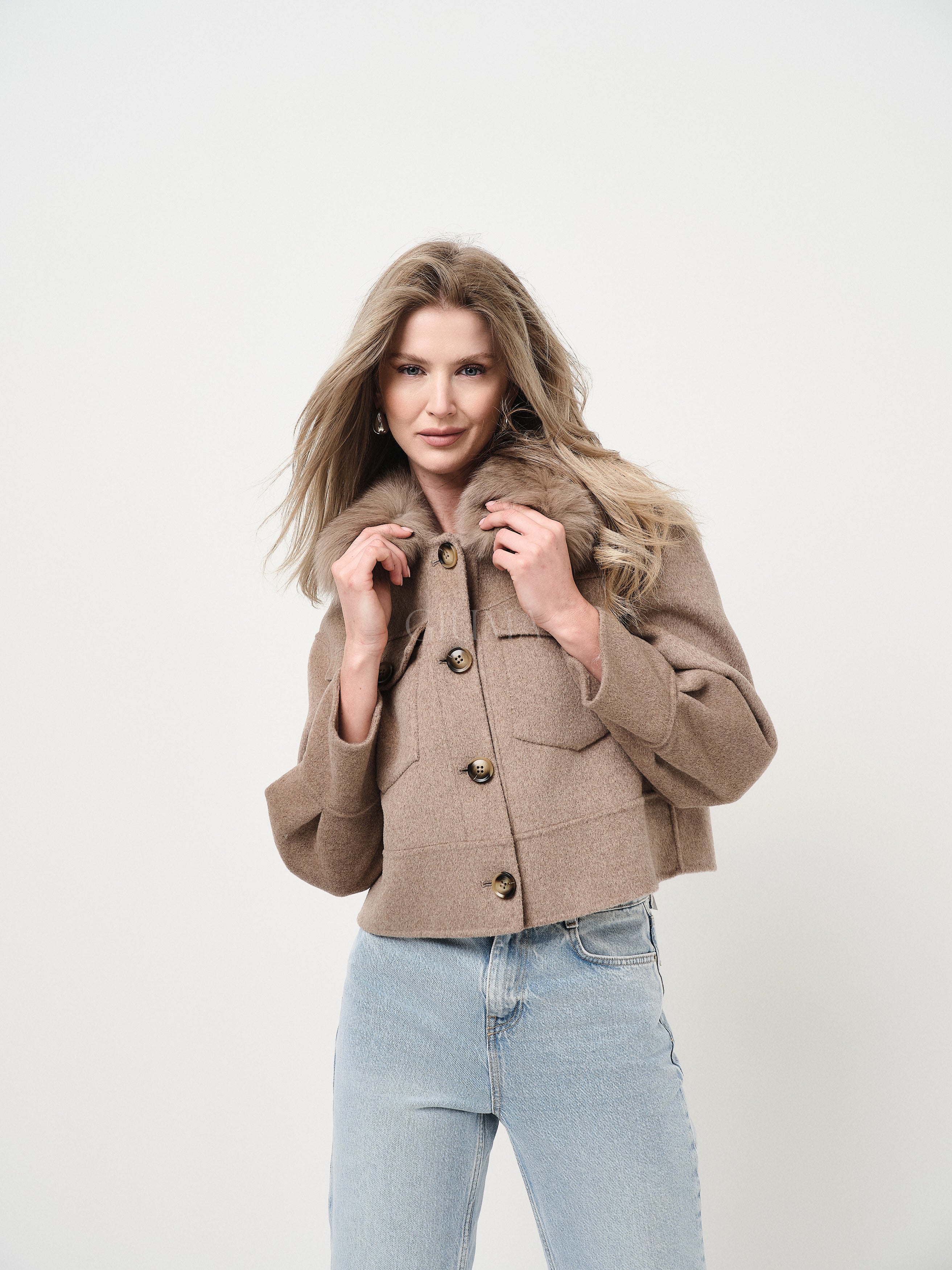 LOLA BEIGE
