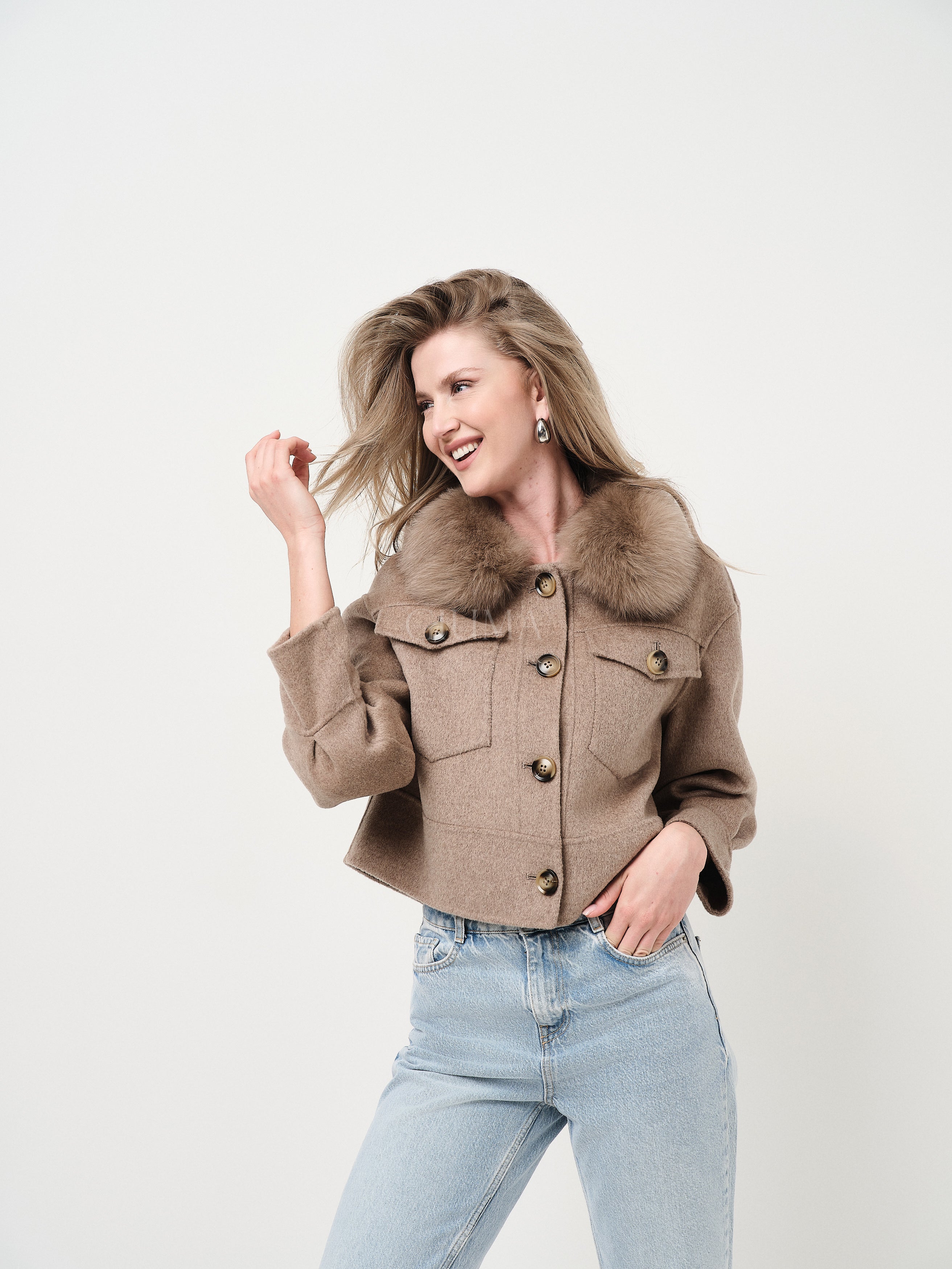 LOLA BEIGE