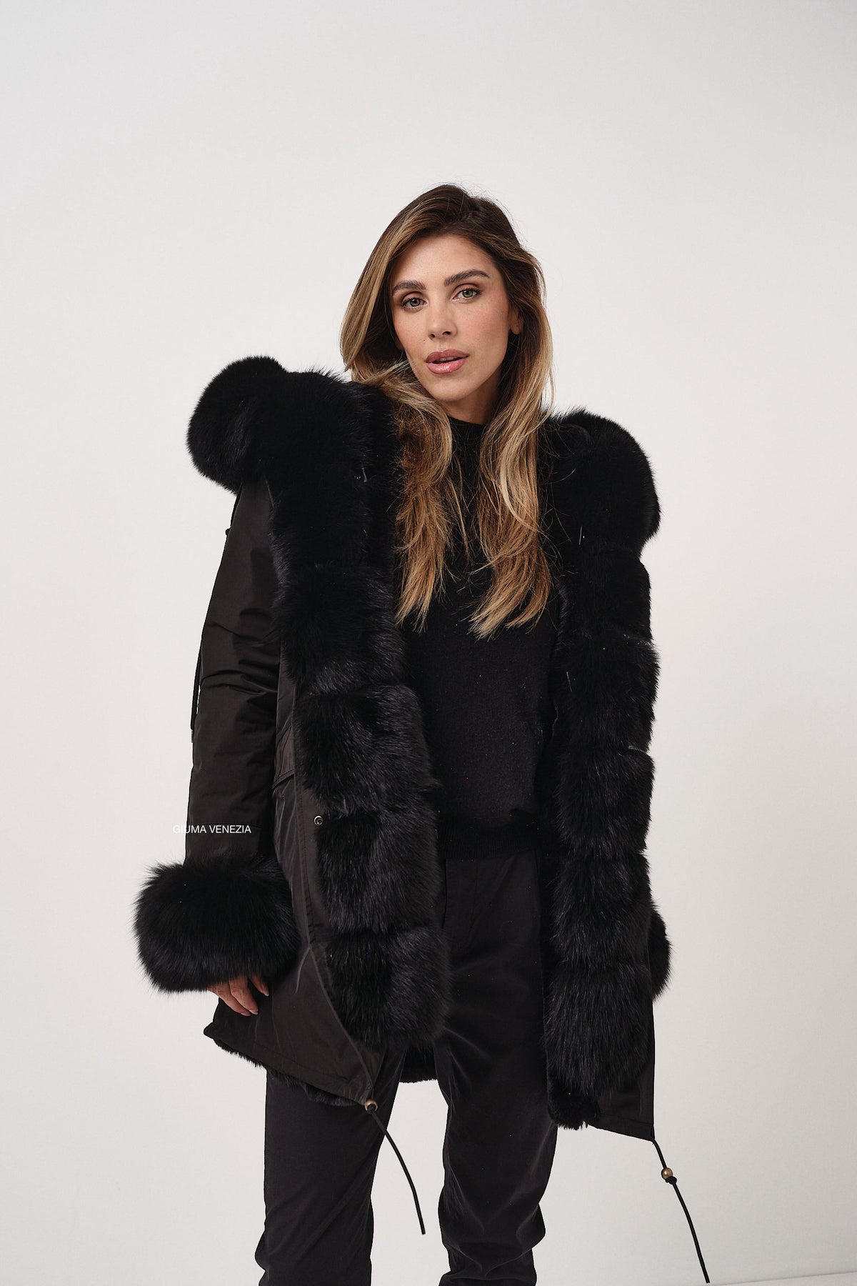 Parka Oslo Lungo Nero Interno Ecopelliccia - parka da donna in cotone con dettaglio in pelliccia nero, dettaglio 5 | GIUMA