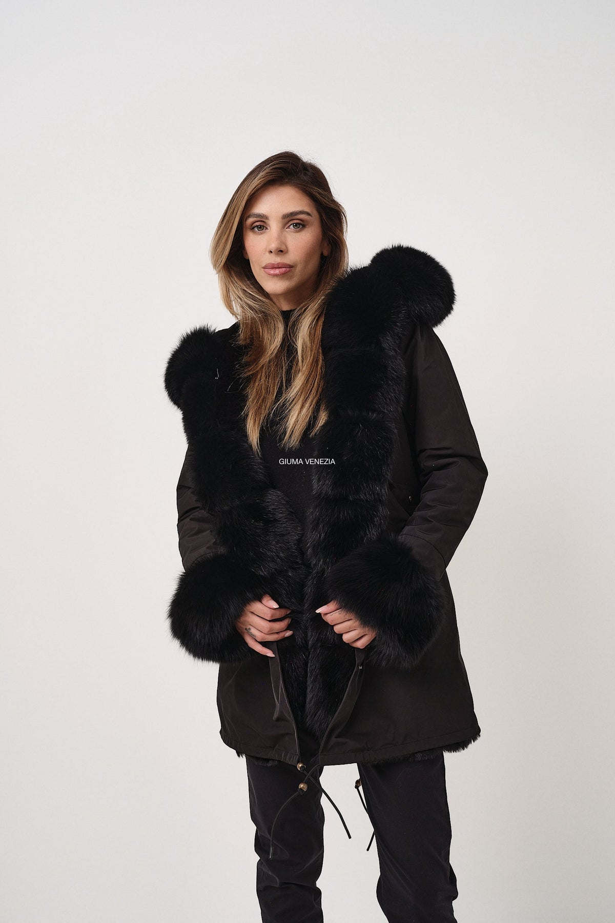 Parka Oslo Lungo Nero Interno Ecopelliccia - parka da donna in cotone con dettaglio in pelliccia nero, dettaglio 6 | GIUMA