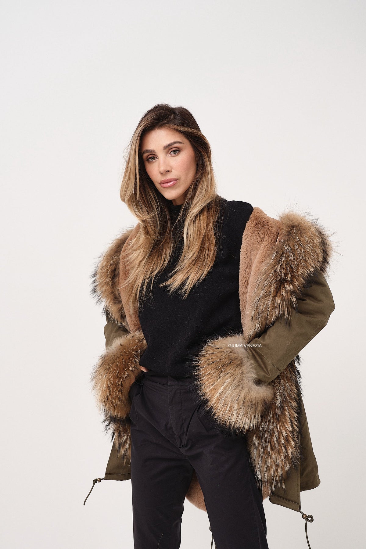 Parka Oslo Verde Lungo Interno Ecopelliccia - parka da donna in cotone con dettaglio in pelliccia verde, dettaglio 3 | GIUMA