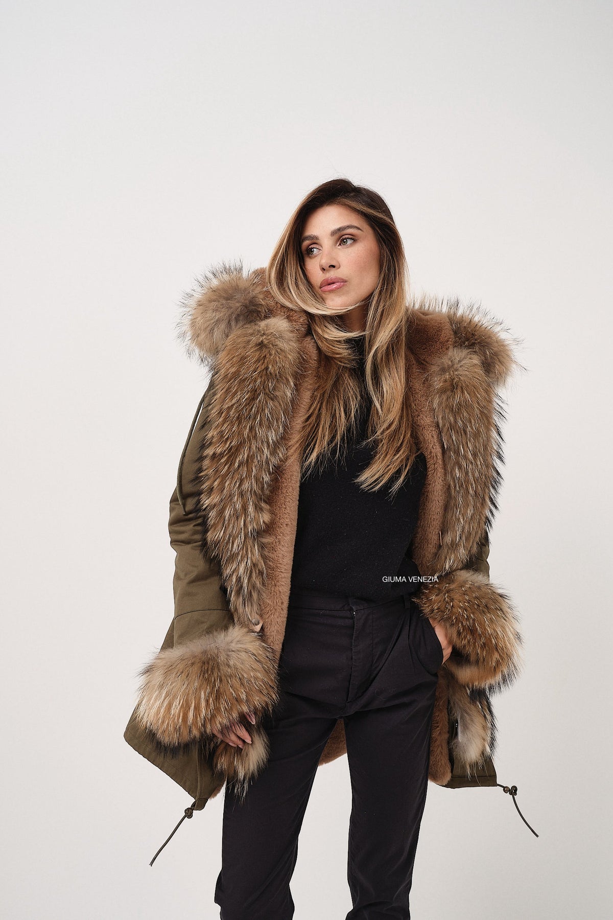 Parka Oslo Verde Lungo Interno Ecopelliccia - parka da donna in cotone con dettaglio in pelliccia verde, dettaglio 5 | GIUMA