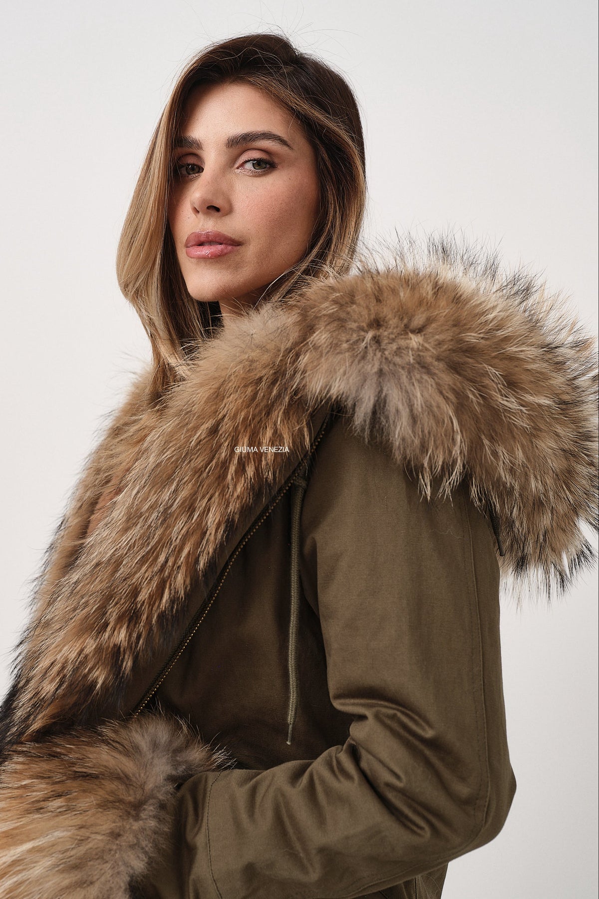 Parka Oslo Verde Lungo Interno Ecopelliccia - parka da donna in cotone con dettaglio in pelliccia verde, dettaglio 12 | GIUMA