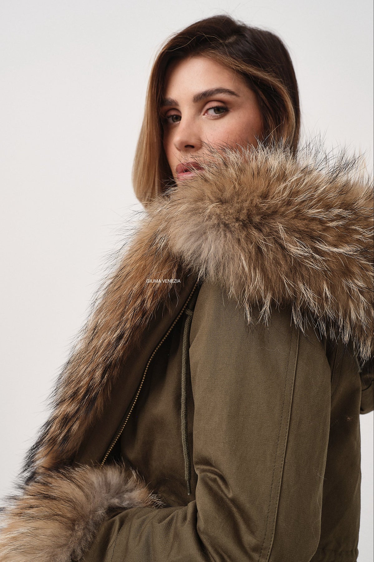 Parka Oslo Verde Lungo Interno Ecopelliccia - parka da donna in cotone con dettaglio in pelliccia verde, dettaglio 13 | GIUMA