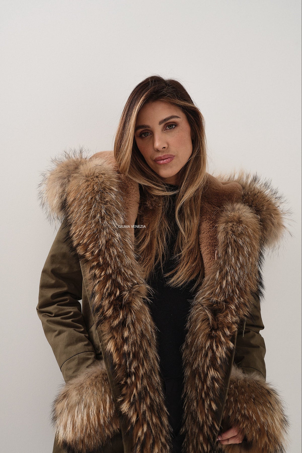 Parka Oslo Verde Lungo Interno Ecopelliccia - parka da donna in cotone con dettaglio in pelliccia verde, dettaglio 14 | GIUMA