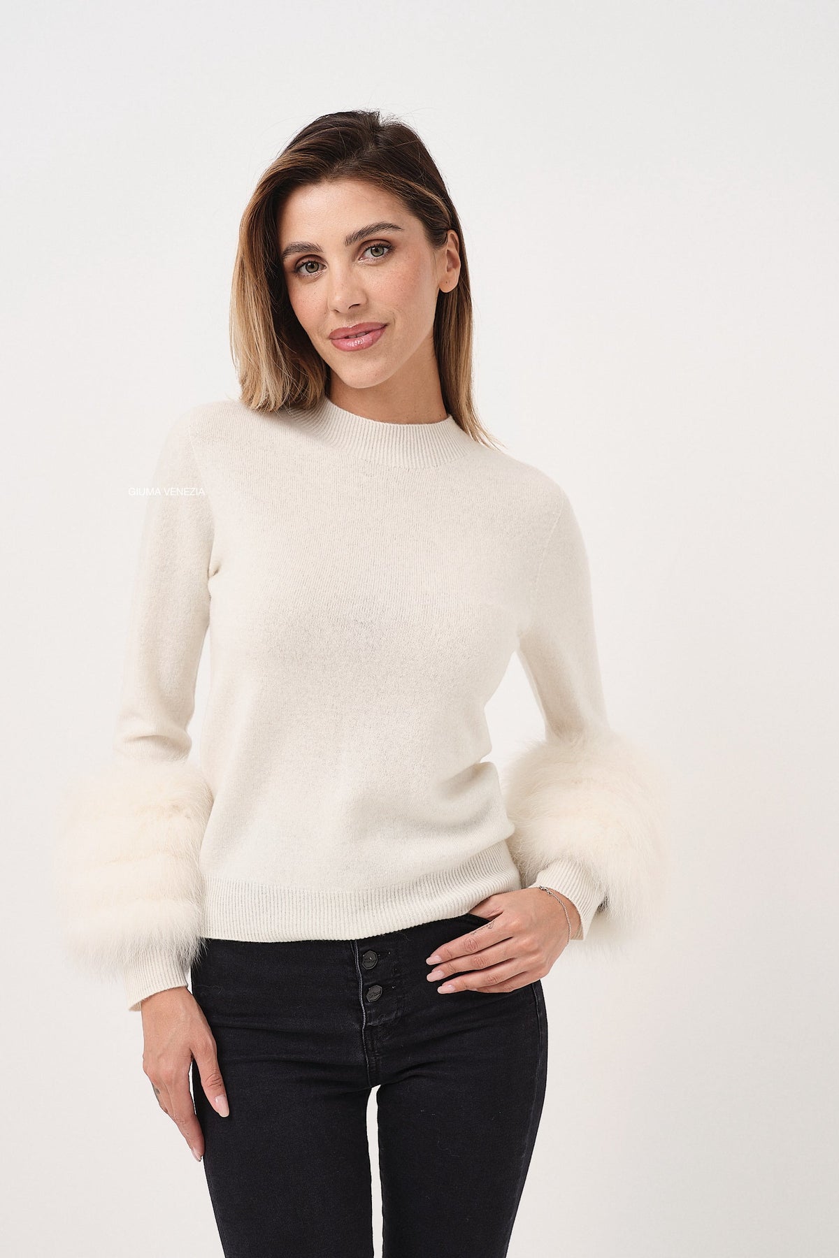 Maglia Dettaglio in Pelliccia Crema - maglia da donna in pura lana crema, dettaglio 4 | GIUMA Venezia