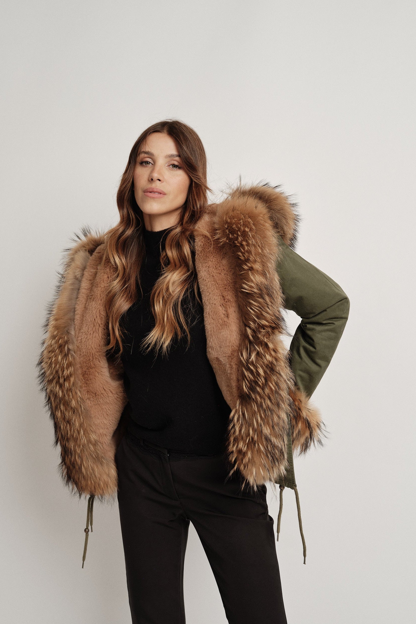 Parka Oslo Interno Ecopelliccia - parka da donna in cotone con dettaglio in pelliccia verde, dettaglio 14 | GIUMA Venezia