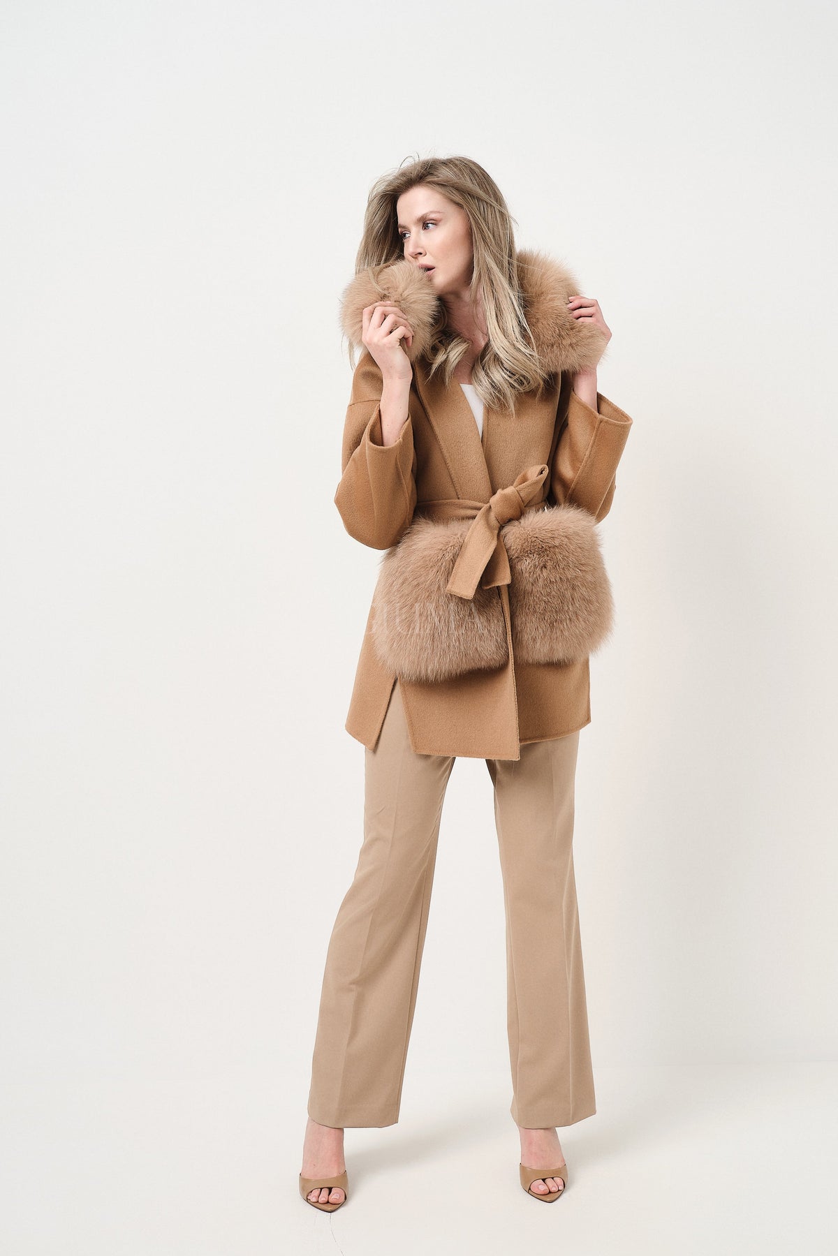 Penelope Cammello - cappotto da donna in lana e cachemire cammello, dettaglio 4 | GIUMA Venezia