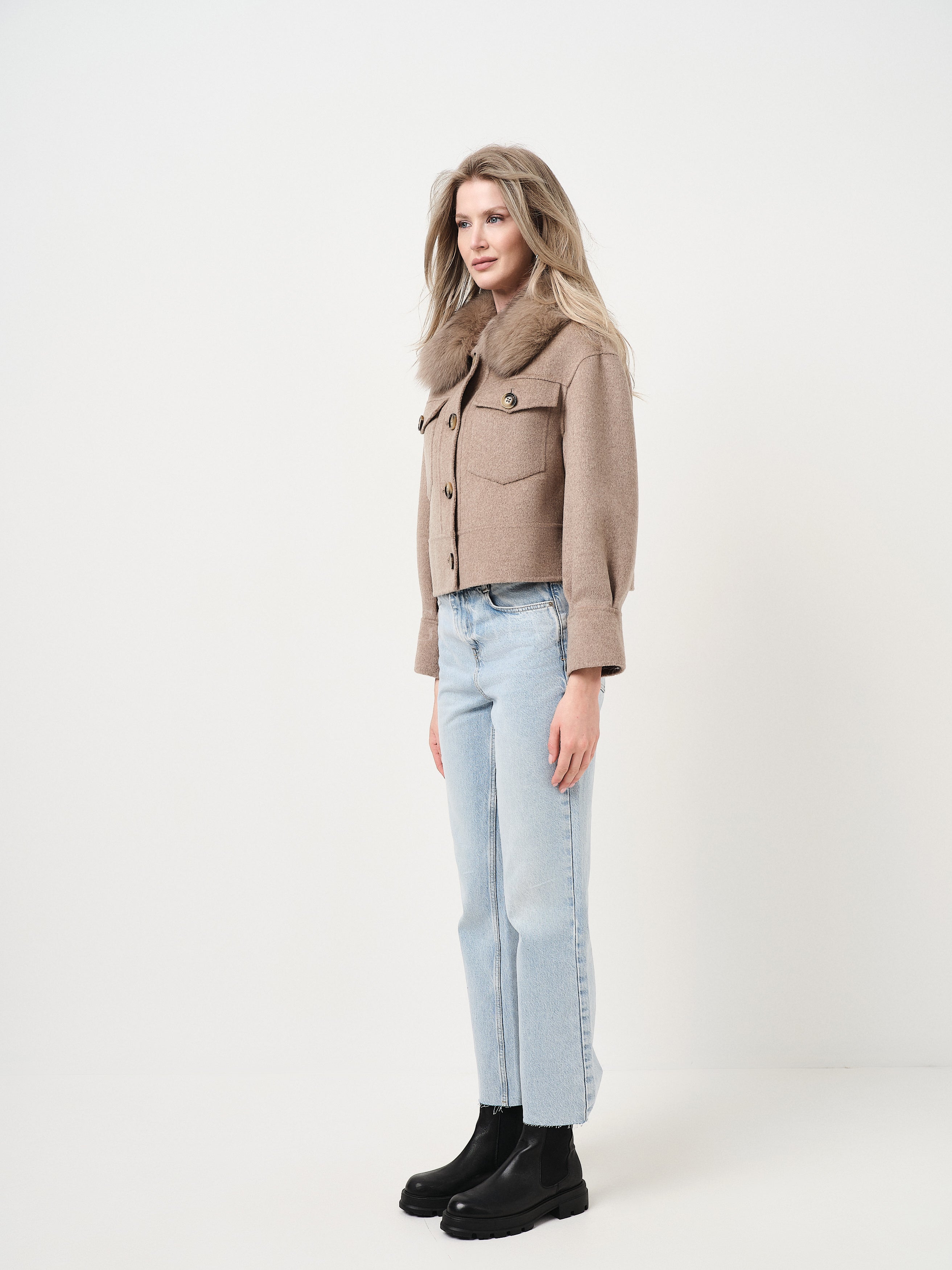 LOLA BEIGE