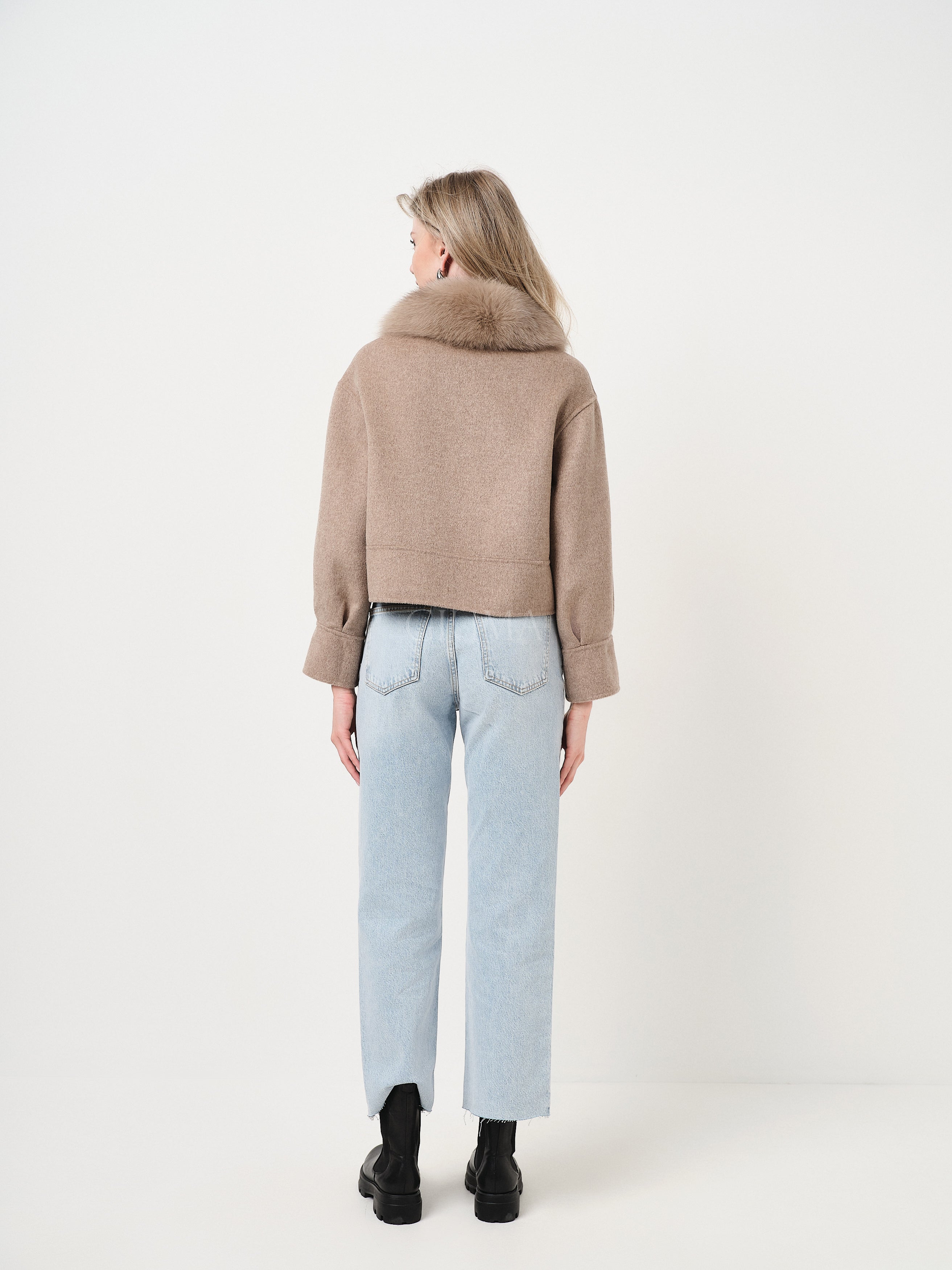 LOLA BEIGE