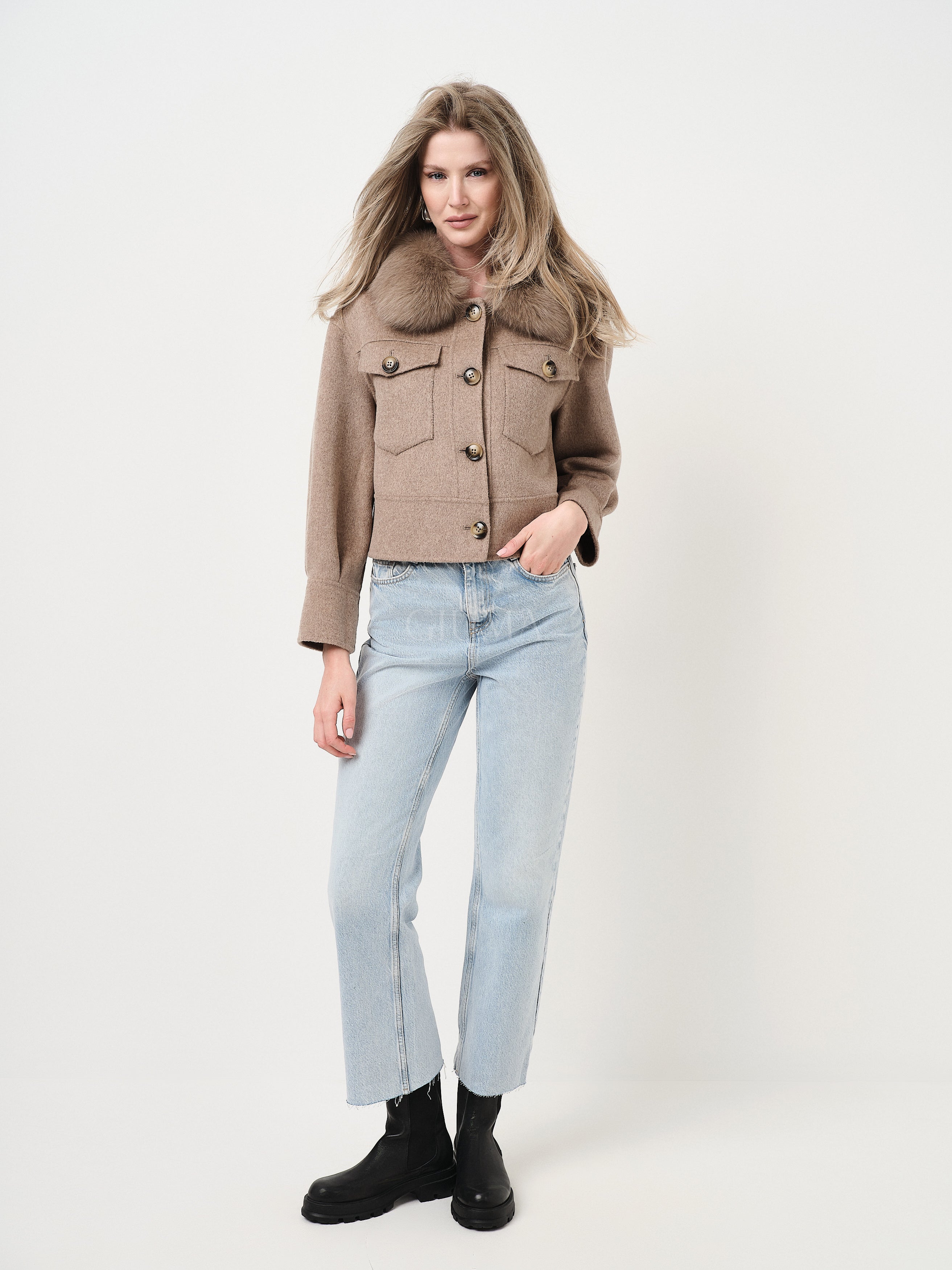 LOLA BEIGE