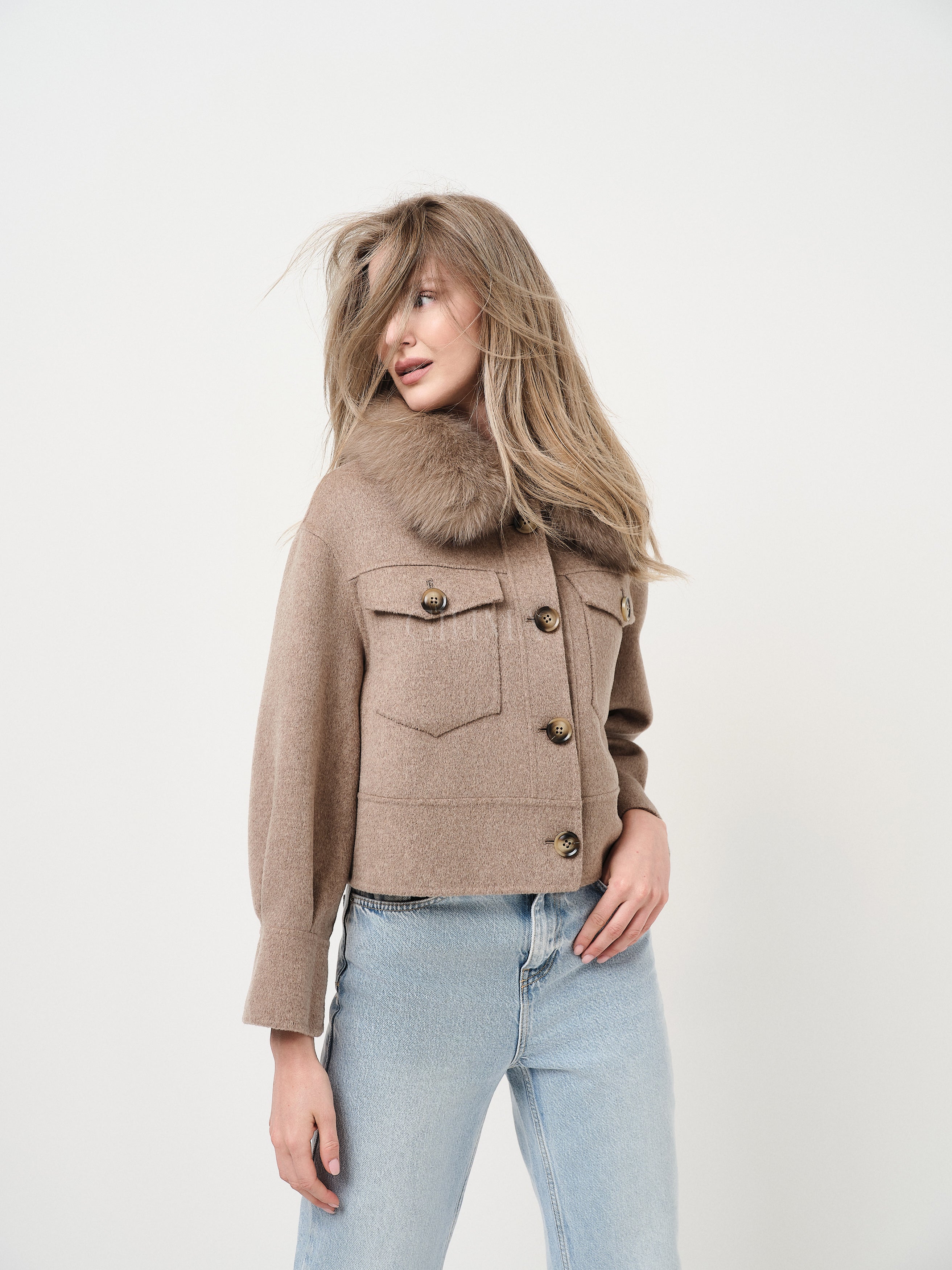 LOLA BEIGE