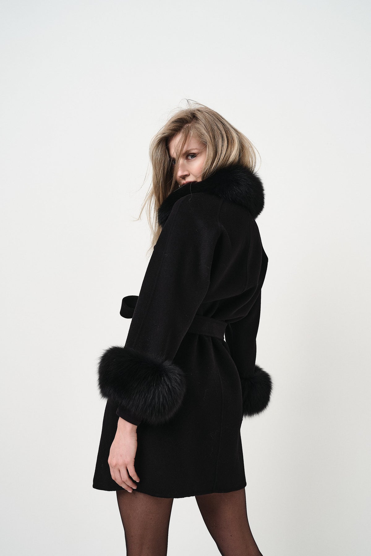 Gabrielle Nero - cappotto da donna in lana e cachemire nero, dettaglio 4 | GIUMA Venezia