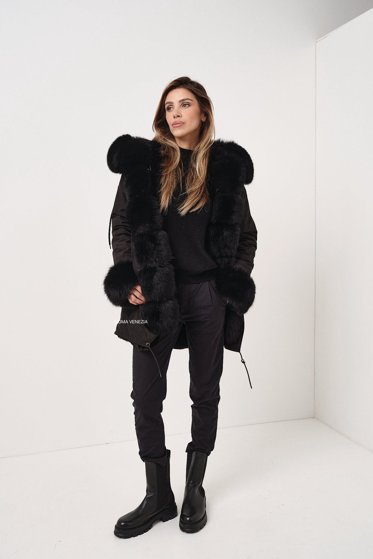 Parka Oslo Lungo Nero Interno Ecopelliccia - parka da donna in cotone con dettaglio in pelliccia nero, dettaglio 4 | GIUMA