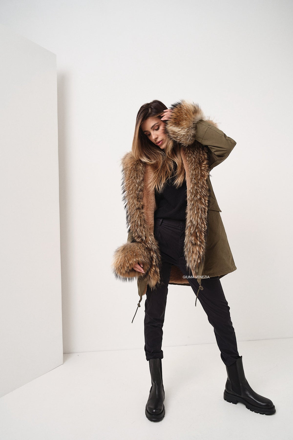 Parka Oslo Verde Lungo Interno Ecopelliccia - parka da donna in cotone con dettaglio in pelliccia verde, dettaglio 6 | GIUMA