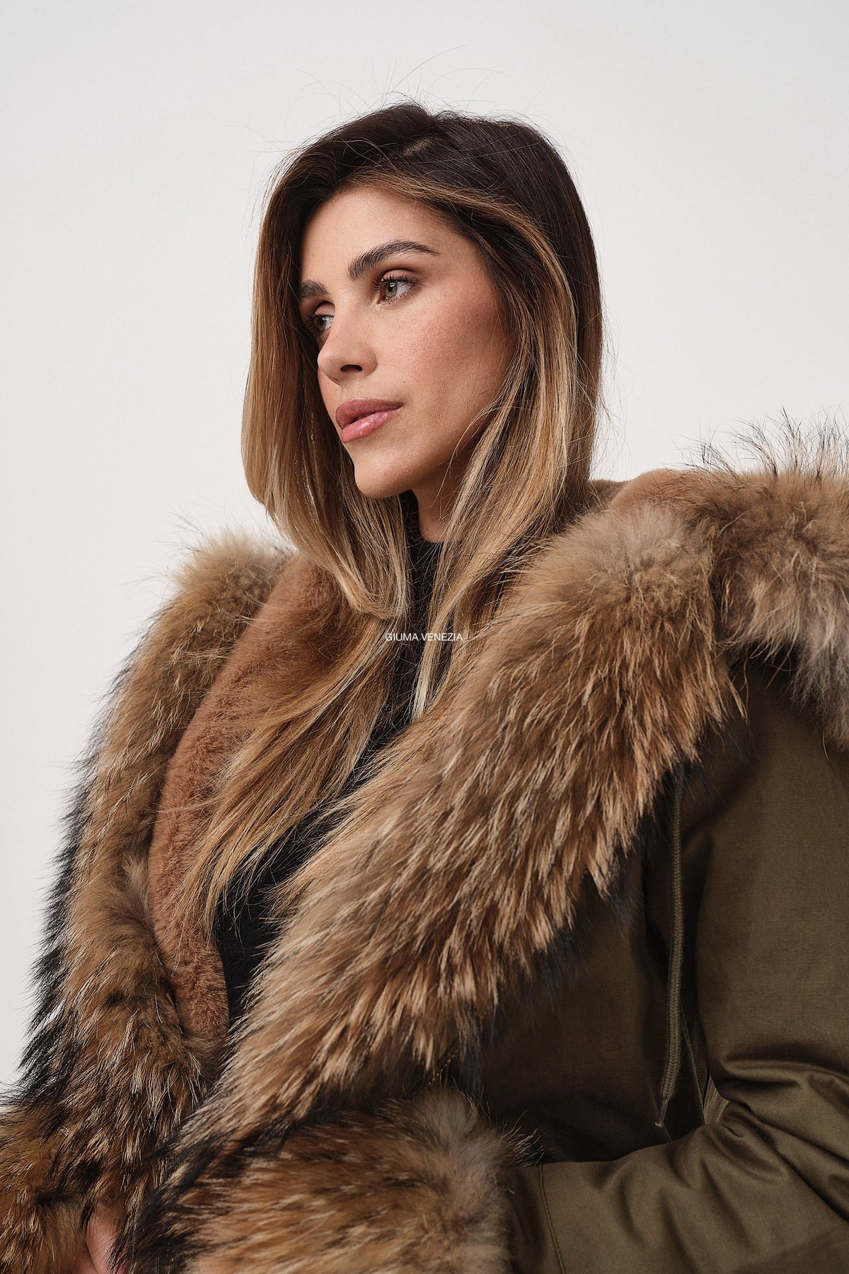 Parka Oslo Verde Lungo Interno Ecopelliccia - parka da donna in cotone con dettaglio in pelliccia verde, dettaglio 11 | GIUMA