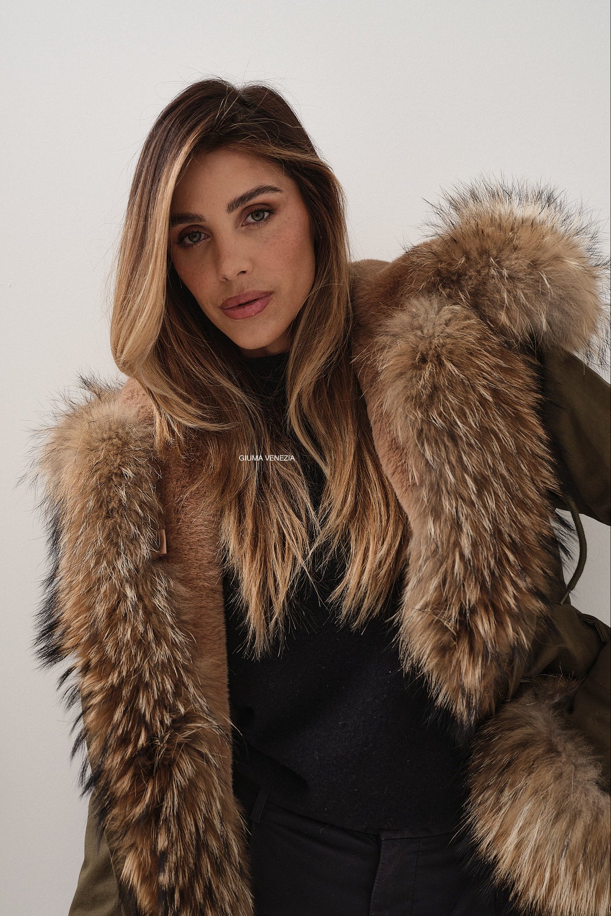 Parka Oslo Verde Lungo Interno Ecopelliccia - parka da donna in cotone con dettaglio in pelliccia verde, dettaglio 16 | GIUMA