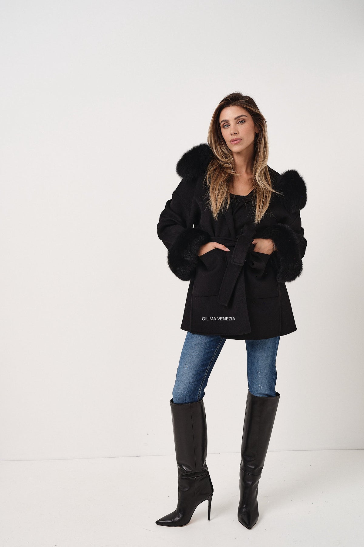 Petra Nero - cappotto da donna in lana e cachemire nero, dettaglio 4 | GIUMA Venezia