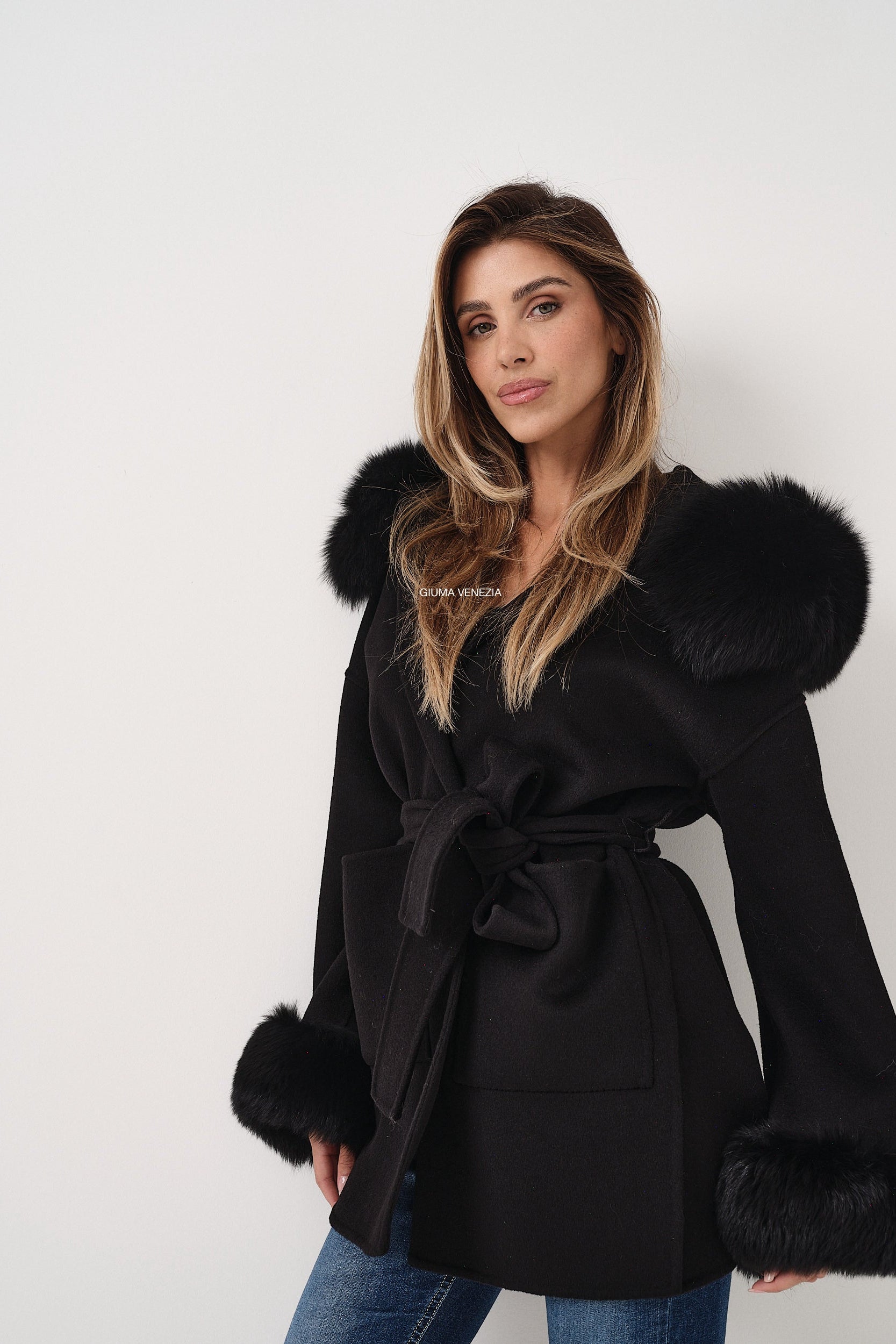 Petra Nero - cappotto da donna in lana e cachemire nero, vista principale | GIUMA Venezia