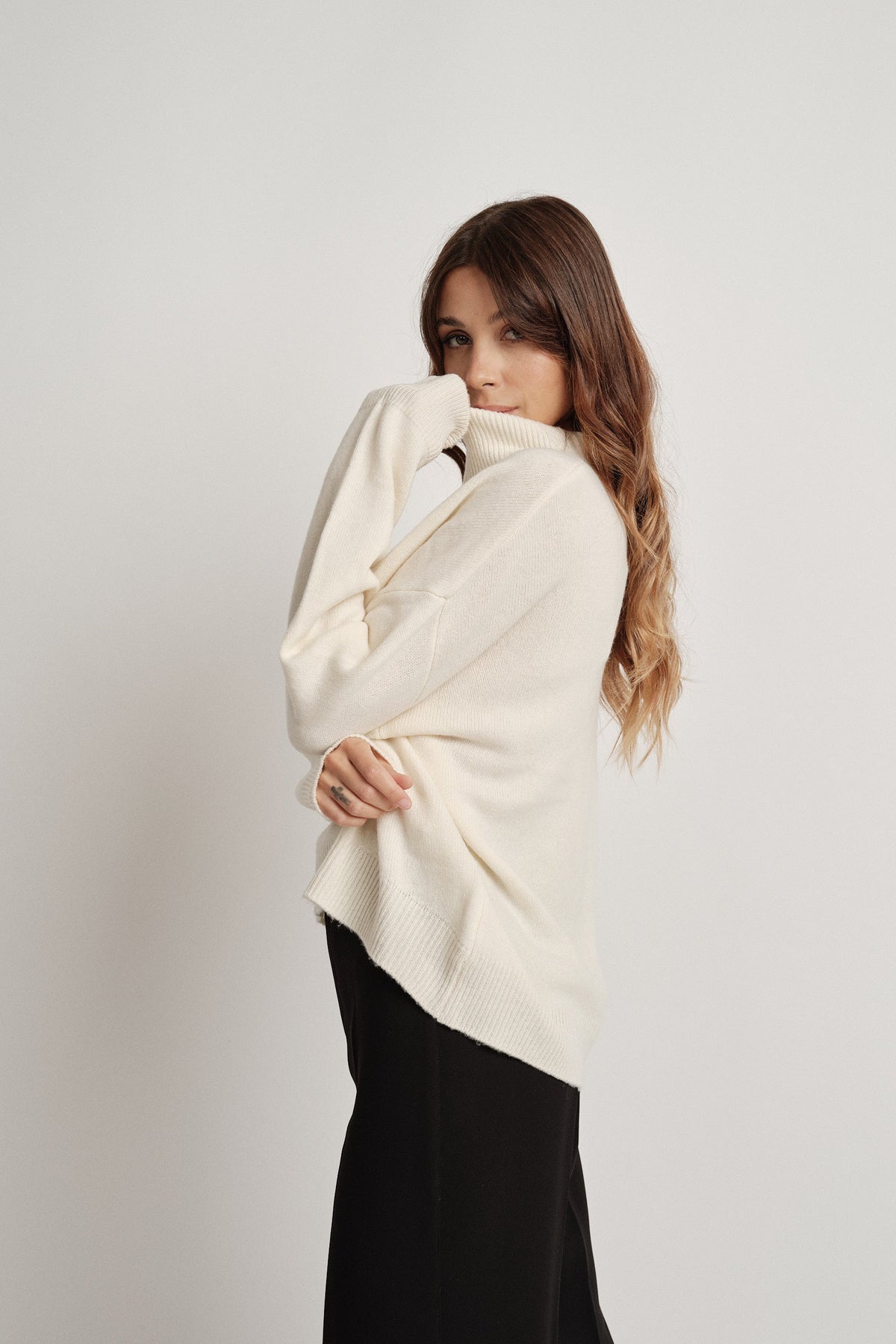 Emma Crema - 100% Lana - maglia da donna in pura lana crema, dettaglio 4 | GIUMA Venezia