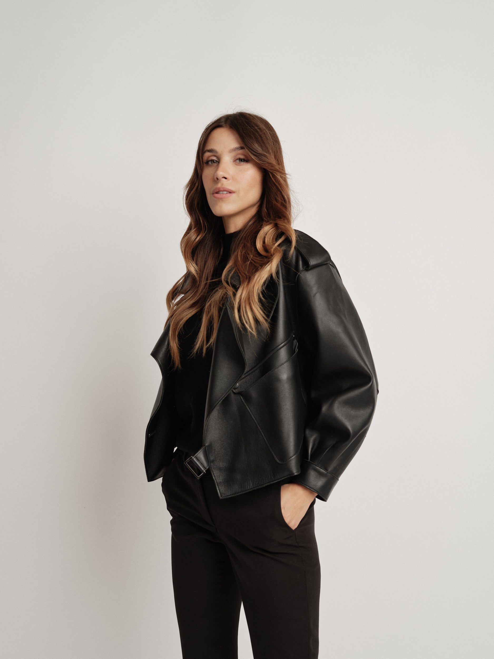 BLACK OVERSIZED LEATHER JACKET