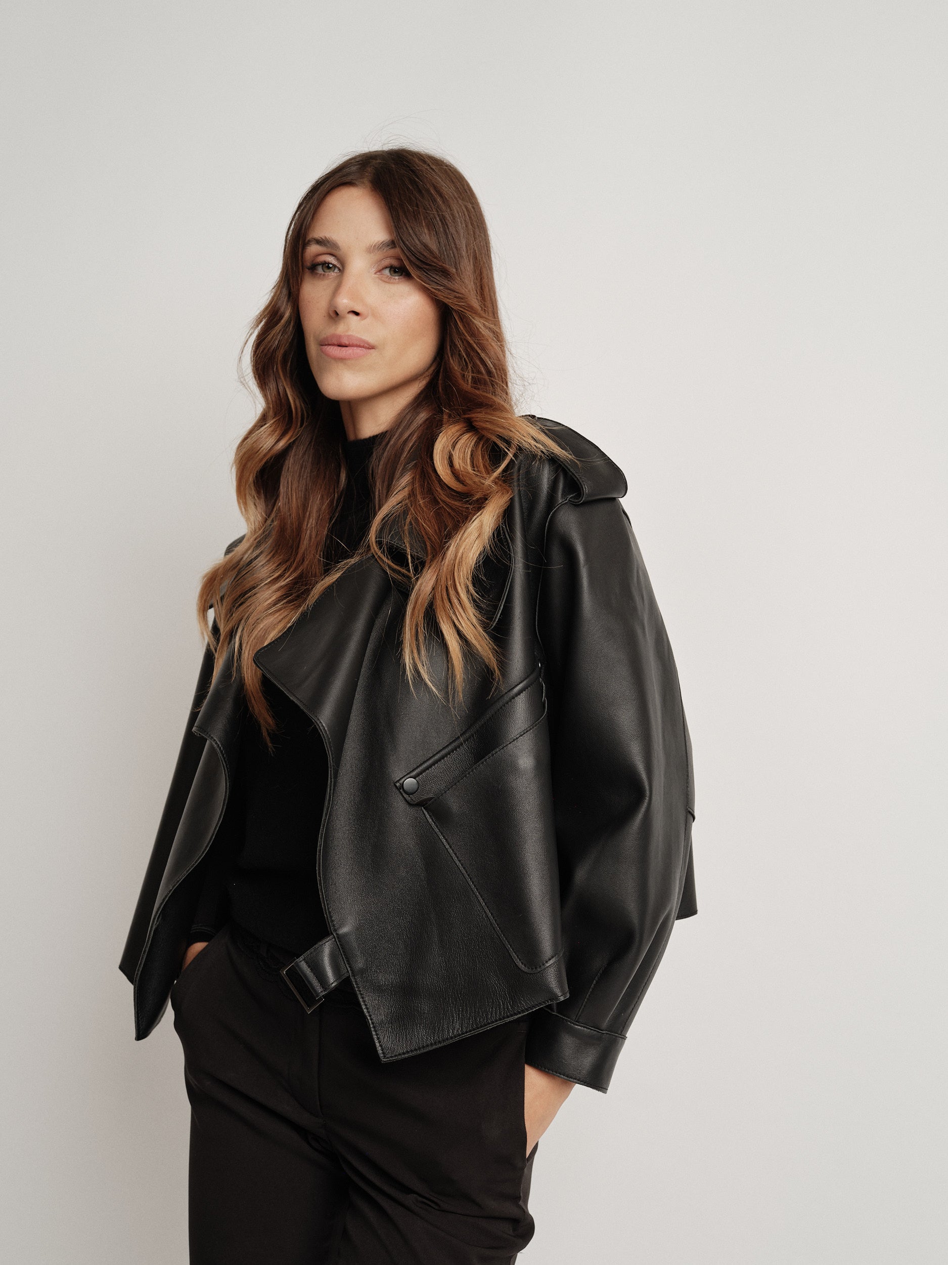 BLACK OVERSIZED LEATHER JACKET