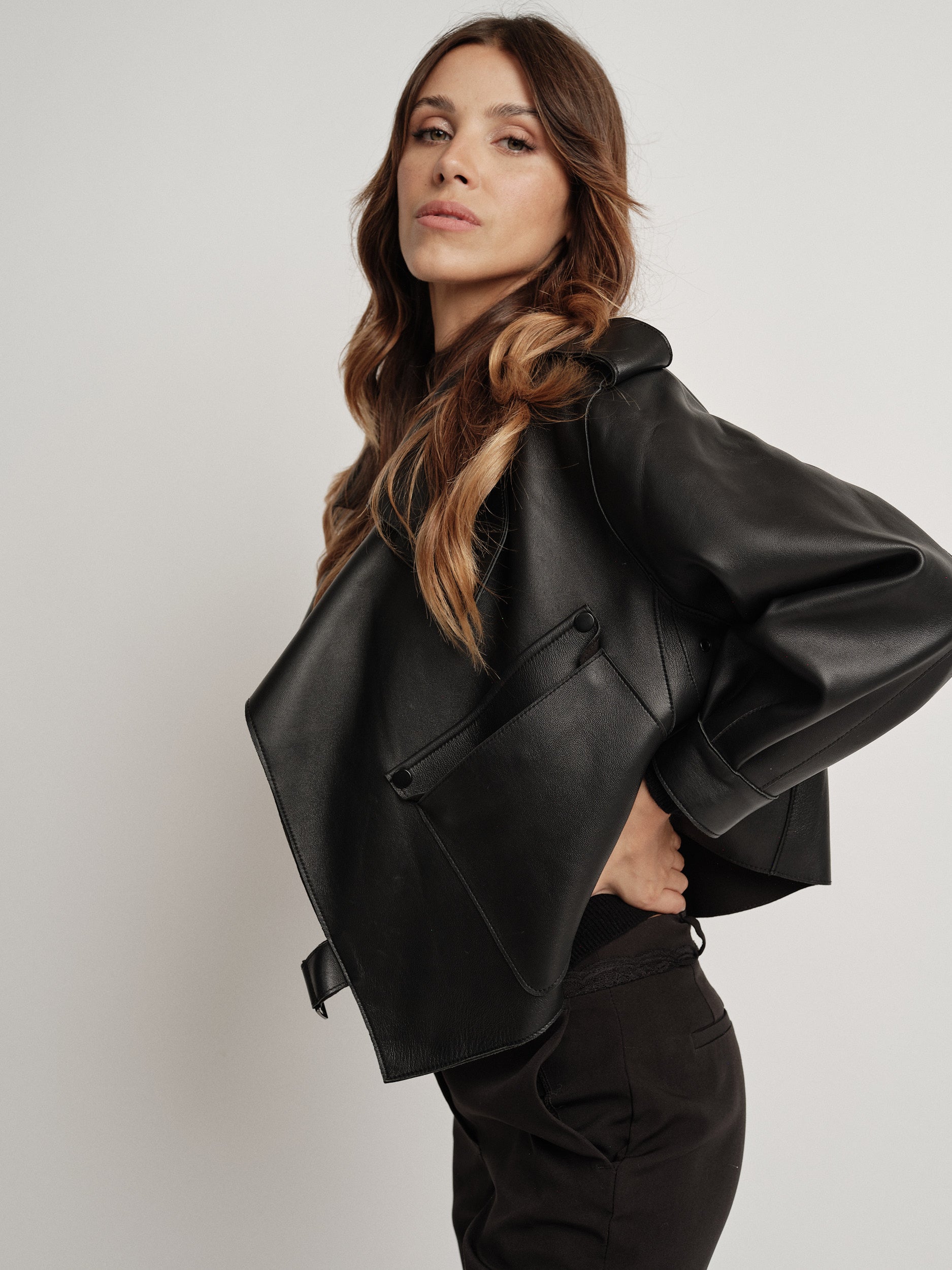 BLACK OVERSIZED LEATHER JACKET