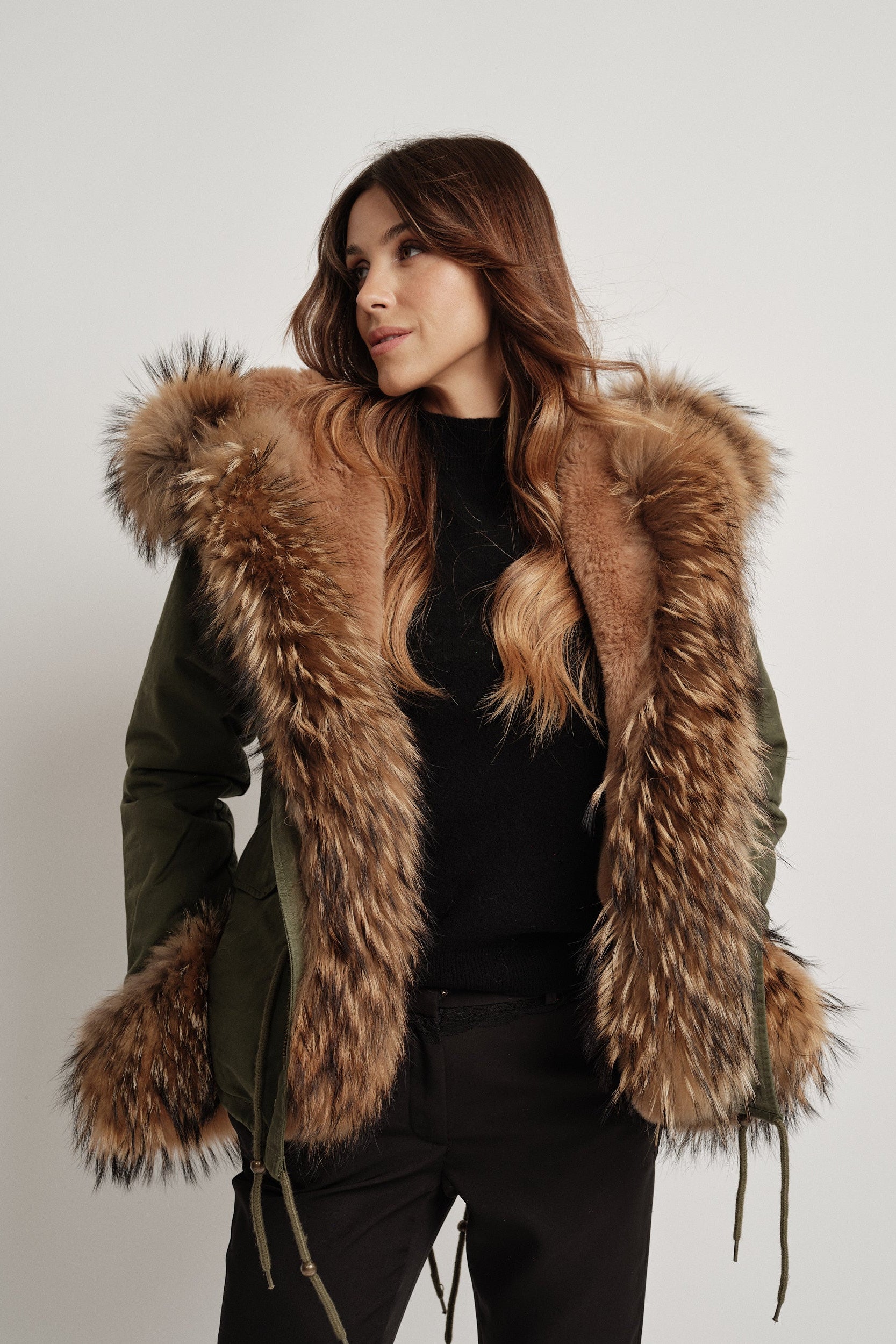 Parka Oslo Interno Ecopelliccia - parka da donna in cotone con dettaglio in pelliccia verde, vista principale | GIUMA Venezia