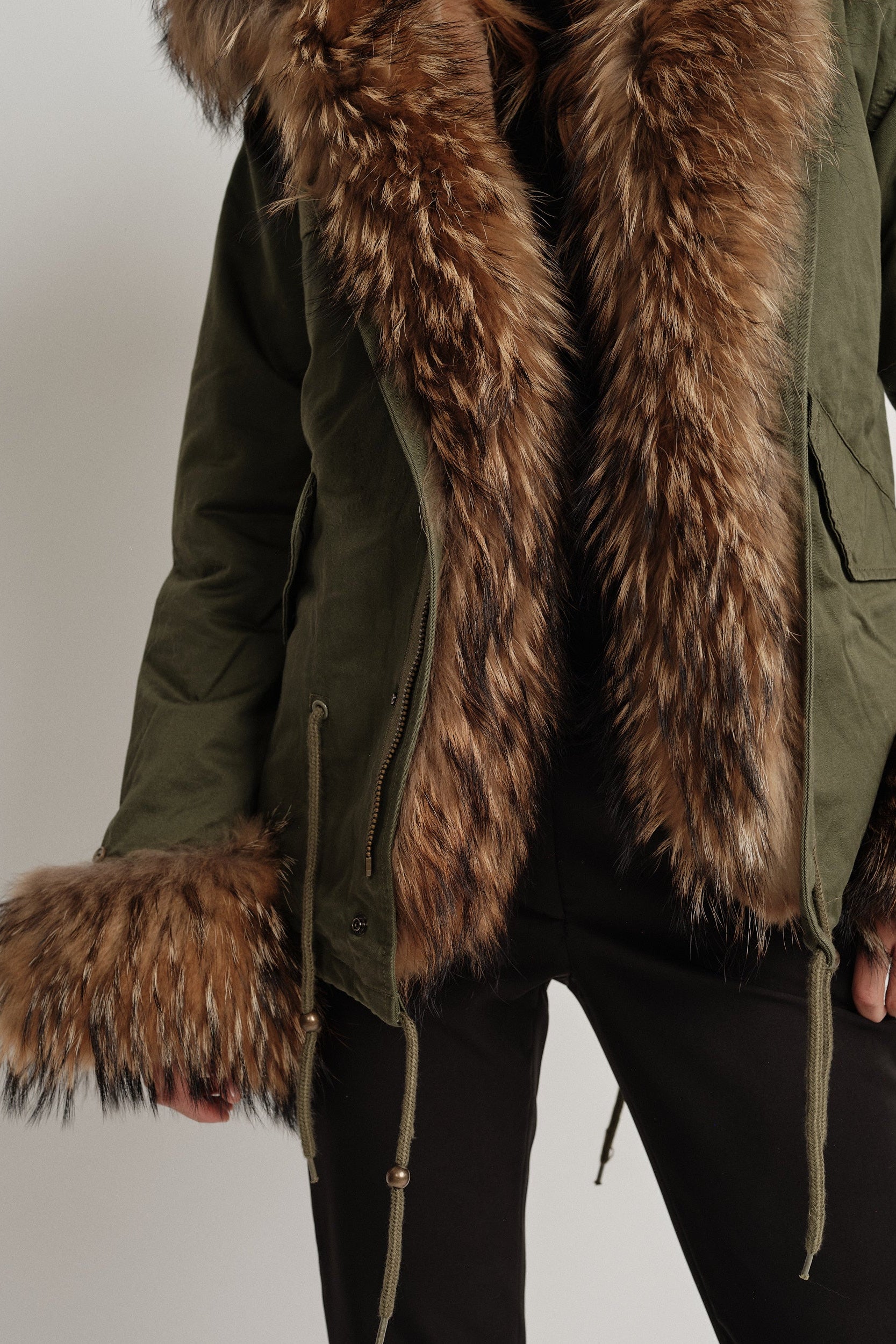 Parka Oslo Interno Ecopelliccia - parka da donna in cotone con dettaglio in pelliccia verde, dettaglio 5 | GIUMA Venezia