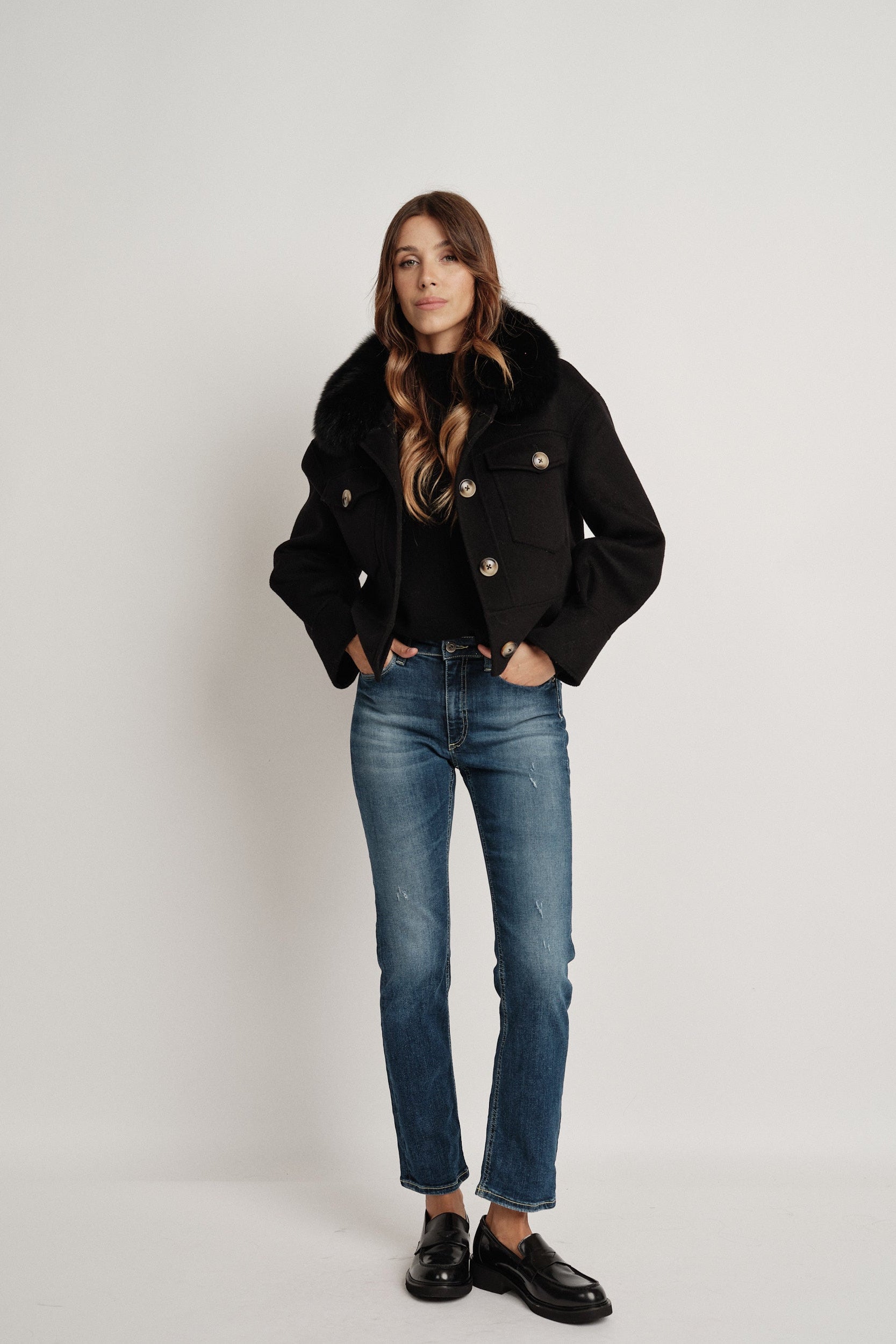 Lola Black - cappotto da donna in lana e cachemire nero, vista principale | GIUMA Venezia