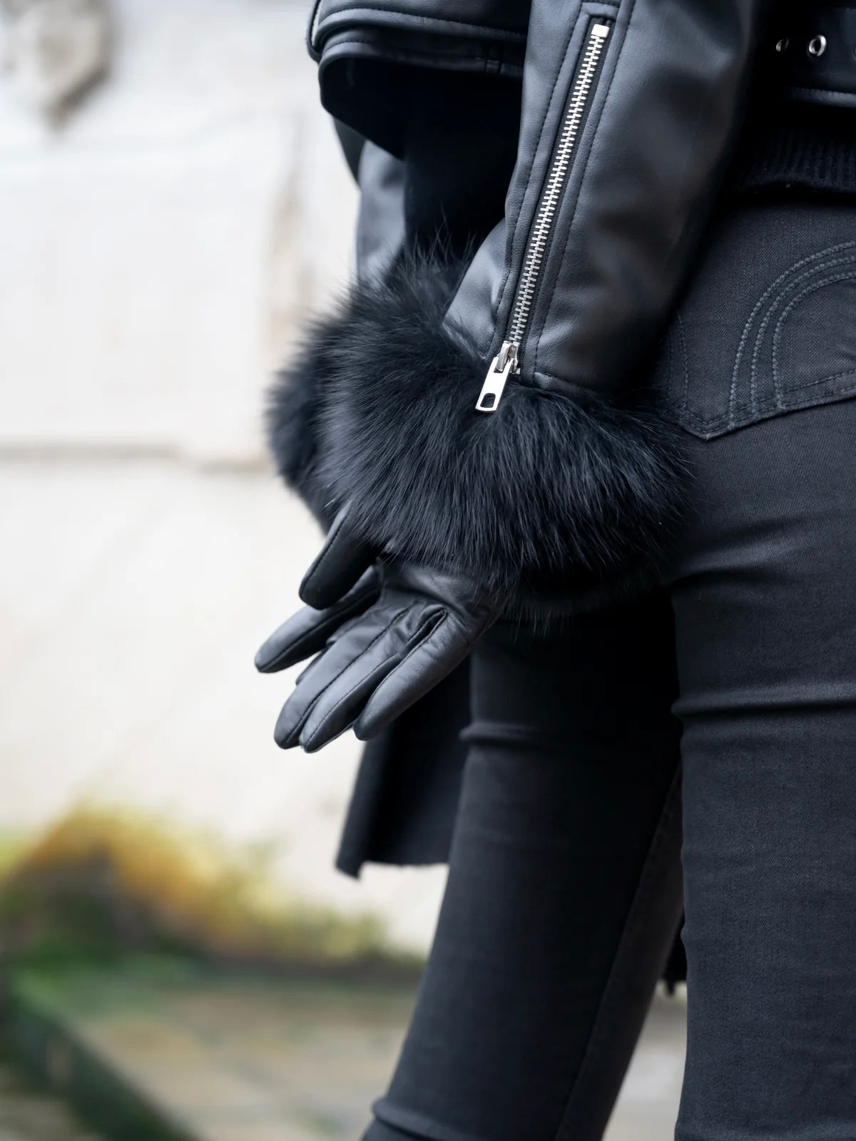 Leather gloves