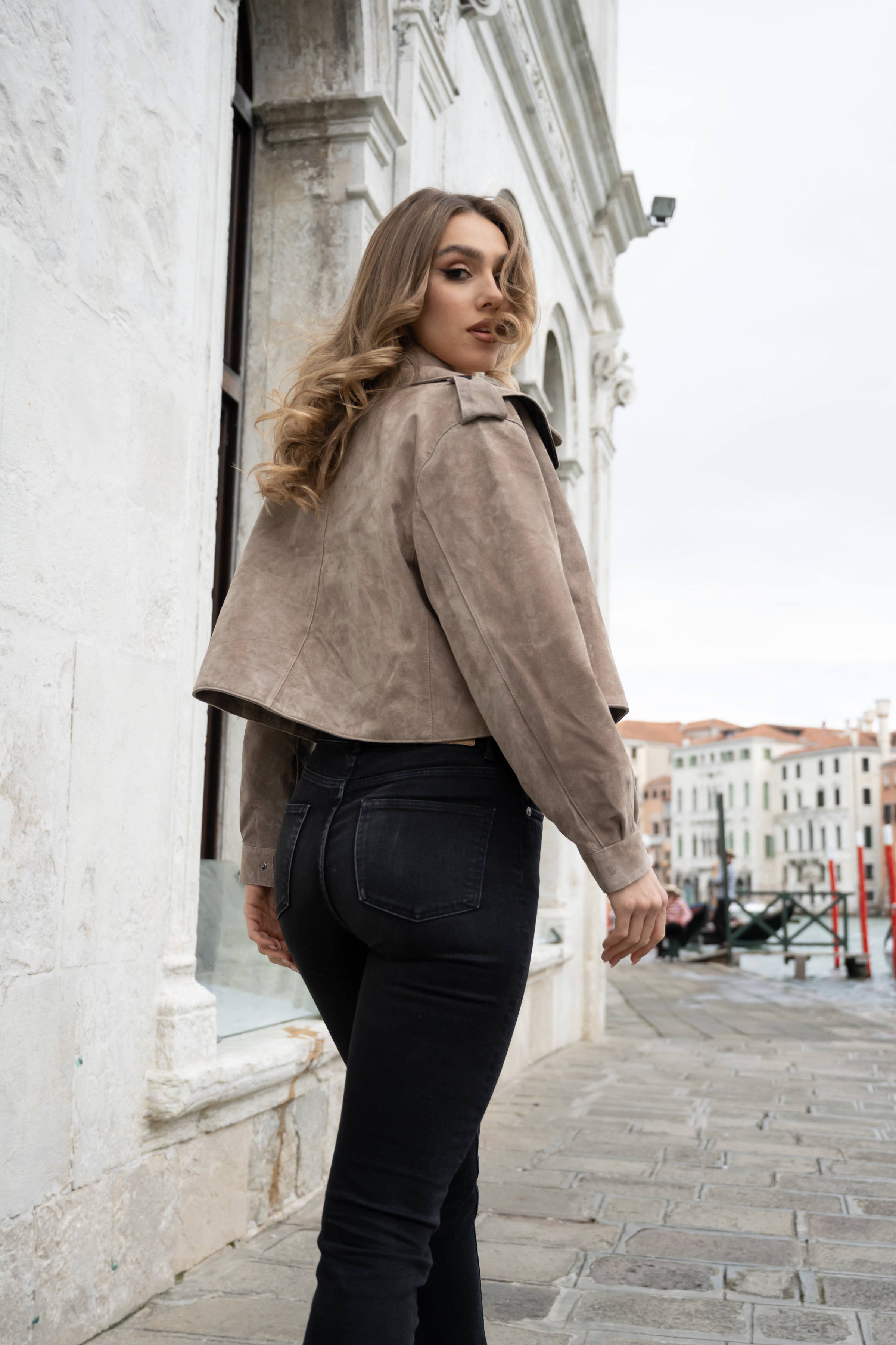 BEIGE OVERSIZED LEATHER JACKET